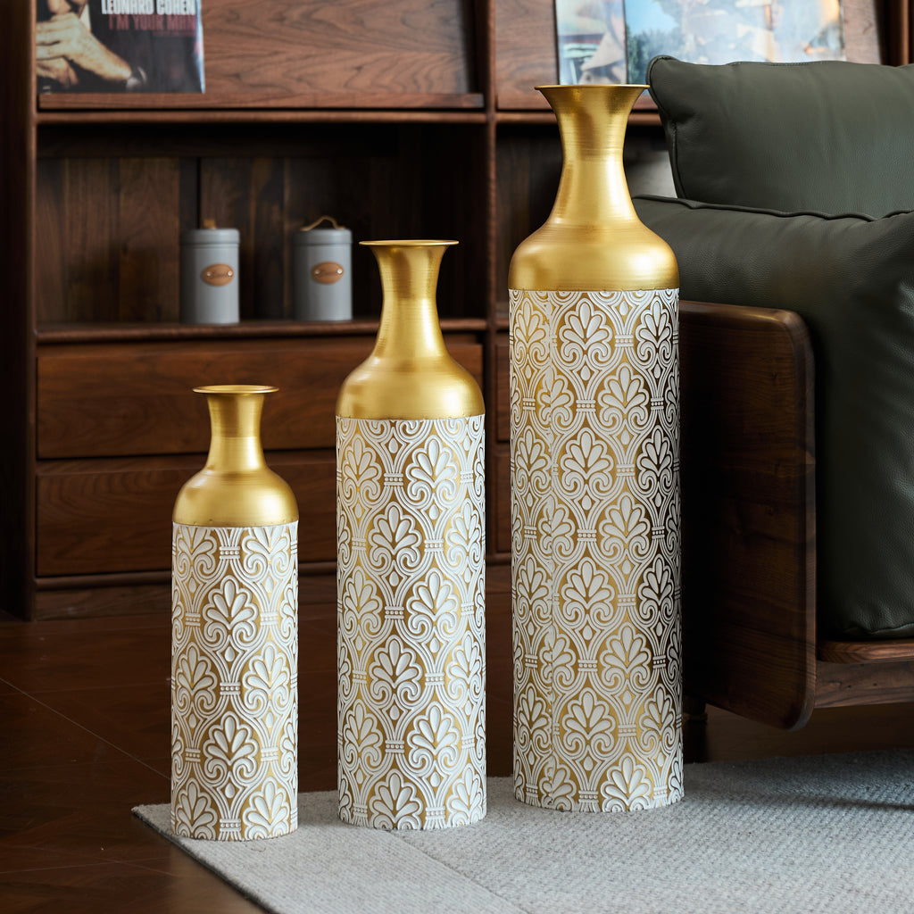 Vasos de piso grande, set de 3 piezas doradas (50/66/83 cm) - Grandes vasos de decoración metálicos con patrón de flores, cubiertas para plantas como decoración de habitación para el salón, el pasillo y la oficina en diseño vintage