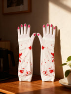 Guante de Halloween con Manchas de Sangre